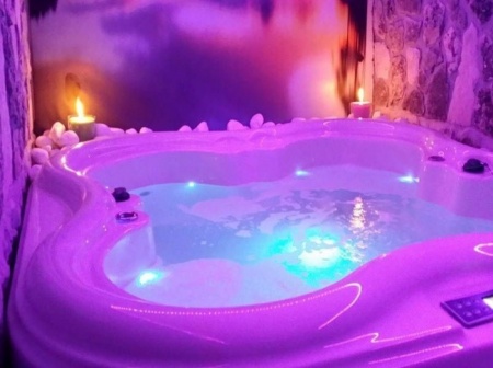 Гидромассажный бассейн Sunrans SR828 Гидромассажный бассейн Sunrans SR828